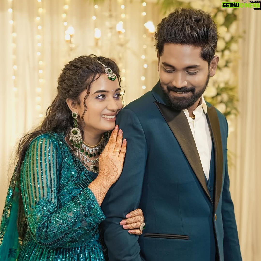 Akshaya Kandamuthan - 63.3K Likes - To love, laughter and our happily ever after! 💕

Makeup @ajay_artistry 
Hairstylist  @mani_stylist_ 
Costume @mokshe_rental_destination & @studio_7creations 
Jewel @chennai_jazz 
 cam @focus_queen_photography
