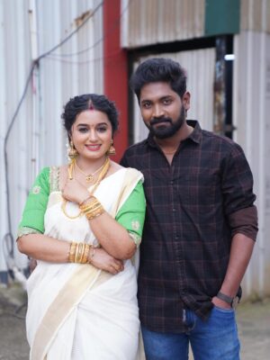 Akshaya Kandamuthan Instagram - Tq for inviting us ♥️🧿 @dstudioproductions & special Tq to 🙏🏻♥️ @vijaytelevision  watch  us on start music  show today at 8pm

#vijaytelivision #startmusicseason6 #vijaytvshow
