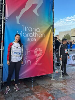 Albana Osmani Instagram - Maratona e Tiranes #tiranamarathon 
Zoti e bekofte Familjen Shqiptare 🇦🇱 #tiranamarathon2025