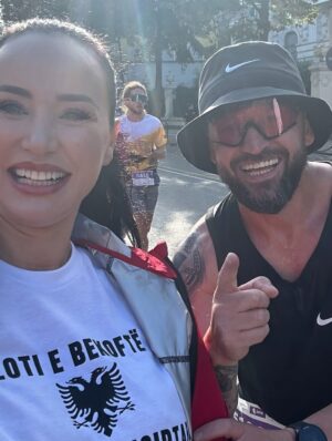 Albana Osmani Instagram - Maratona e Tiranes #tiranamarathon 
Zoti e bekofte Familjen Shqiptare 🇦🇱 #tiranamarathon2025