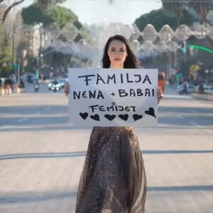 Albana Osmani Instagram - 🇦🇱 Mirëmëngjesi, sot për FAMILJEN SHQIPTARE! ❤️

📜 Shqipëria mbetet tokë me dy gjini : burrë dhe grua.
Projektligji i Qeverisë, nën drejtimin e Kryeministrit Rama, u rikthye me 22 amendamente kundër “përkatësisë së shumëfishtë”, duke riafirmuar vlerat e kombit tonë dhe ligjësinë hyjnore të krijimit.

Ne jemi ashtu siç na ka bërë Zoti, siç e kanë ruajtur brez pas brezi nënat dhe baballarët tanë ,me familje të shëndetshme, me dashuri, me rrënjë, me taban. Ky është triumfi i së vërtetës, i shpirtit shqiptar dhe i një populli që nuk lejon mjegull në zemrën e brezave të rinj.

🙏 Mirënjohje Zotit të gjallë e te gjithëpushtetshëm ,
dhe çdo shqiptari e shqiptareje që e do FAMILJEN dhe KOMBIN me shpirt.

Fjalët Nënë dhe Babë janë fjalët më të mëdha, më të shenjta, më hyjnore që mbajnë gjallë kombin tonë ndër shekuj. Mirënjohje përgjithmonë ndaj çdo Babe Hero , dhe çdo Nëne Shqiptare Burrneshë , qe sakrifikon tërë jetën për familjen. 

Faleminderit çdo zemre që qëndroi në lutje.
Faleminderit çdo besimi fetar, çdo shpirt të ndershëm që u ngrit në frymë kundër planeve të errësirës.
Faleminderit çdo personi publik që me zërin dhe influencën e tij zgjodhi dritën, jo frikën.

Sot është ditë krenarie kombëtare, besimi dhe shprese.
Zoti e bekoftë FAMILJEN SHQIPTARE, dhe Zoti e bekoftë SHQIPËRINË ❤️ ! 

⸻•—————•—————-•————————-•———————•

Video ku mbaj tabelen me mesazhin per familjen , eshte publikuar ne kanalin tim ne YouTube ne 25 dhjetor 2024. Me titull “Mary did you know” .Duke dashur te percjell kete mesazh lidhur ketu me tekstin e kenges referuar Krishtlindjes, besimit ne Zot dhe ne ate qe ai ka krijuar si vazhdimesine e jetës FAMILJA , Nëna dhe Babai dhe Femijët. 

Video “We will rock you” - karaoke remake dhe me nje tekst te personalizuar me nje mesazh per rinine shqiptare ,  eshte publikuar ne fillim te sezonit te pare te Albana Osmani Show rreth nje vit me pare . Na kanalin tim ne YouTube .