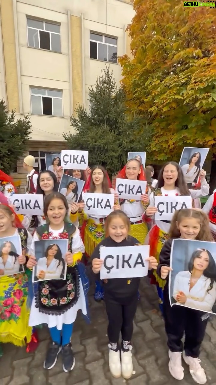 Albana Osmani - 6.5K Likes - JU DUA ❤️
Erdha te festojme sebashku festen e 1 vjetorit te K’cimit te Tropojes ne UNESCO, qe ka bere krenar çdo shqiptar ! Mora kaq shume dashuri nga njerezit e mire te qytetit tim qe ne momentin e pare qe i takova . Faleminderit nga zemra ! Jam e prekur ne shpirt .. Sonte festojme ne Pallatin e Kultures ne Bajram Curri .
