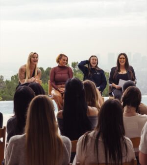 Alex Curry Instagram - Brunch with @passes talking about women in the creator economy. From tech to sports to TV, we’ve all had a crazy journey and I loved sharing and learning from these badass women! 

More from our panel will be posted to my #Passes page (link in my bio) also answering any and all questions on my Passes page 🤗 so come hang out!