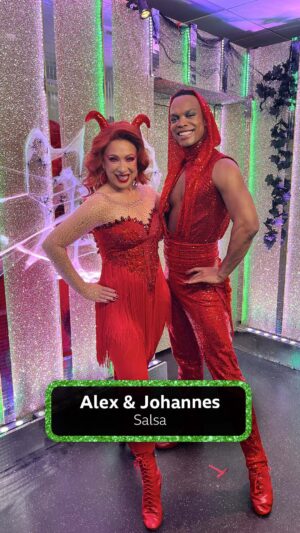 Alex Kingston Instagram - Alex and Johannes are hotter than a heatwave in hell! This sizzling Salsa is so devillishy good. 😍 #Strictly
