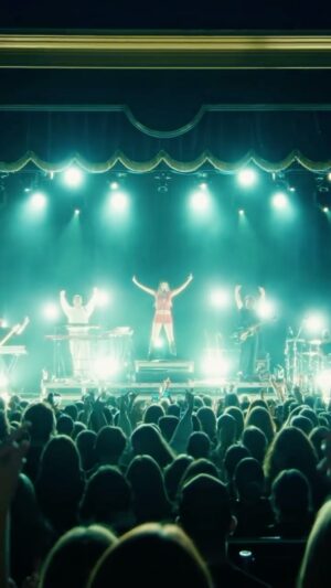 Alicia Moffet Instagram - QUÉBEC RECAP ❤️‍🔥 
Prochain arrêt @theatrebeanfield à Montréal ce vendredi et samedi pour deux soirées SOLD-OUT 🥹!!!!!! Qui sera là?!? 

📸 @sam.creativeswell