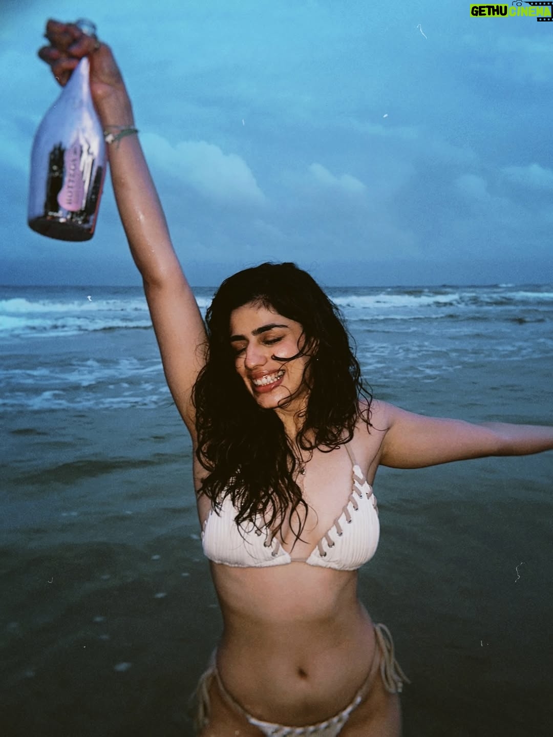 Alisha Chopra - 91.8K Likes - I work on my own timeline ; snaps from 01•09•2025🌊✨

#HDB