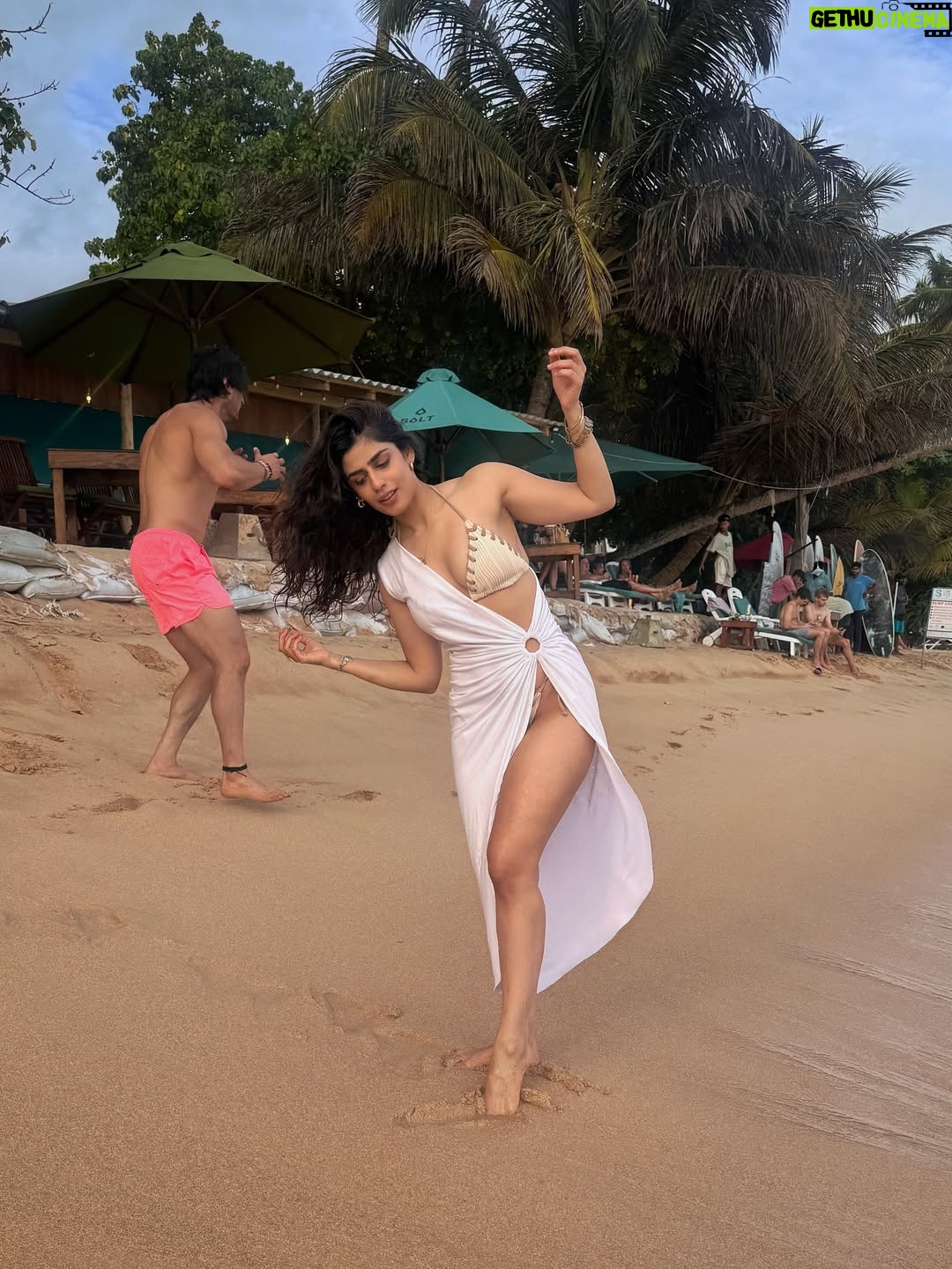 Alisha Chopra - 91.8K Likes - I work on my own timeline ; snaps from 01•09•2025🌊✨

#HDB