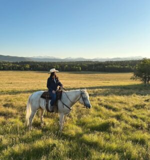 Alisha Newton Instagram - did u watch heartland last night? 🤎