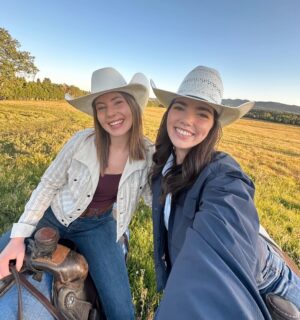 Alisha Newton Instagram - did u watch heartland last night? 🤎