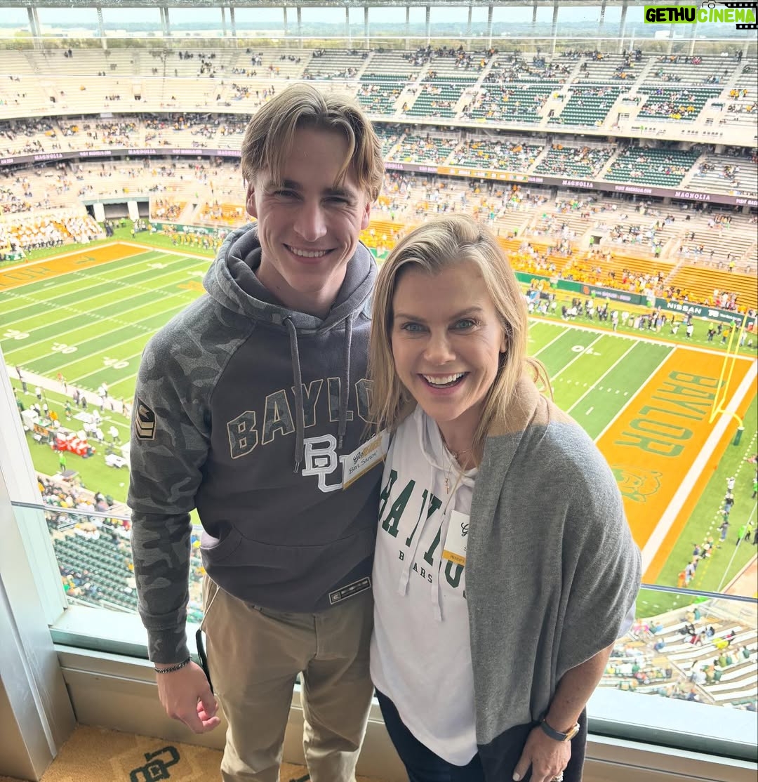 Alison Sweeney - 7.7K Likes - Fun day at @bufootball homecoming victory! Such a great weekend visiting Ben. 🏈 #sicem