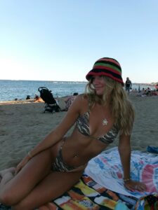 Actress Alissa Skovbye HD Photos and Wallpapers July 2025