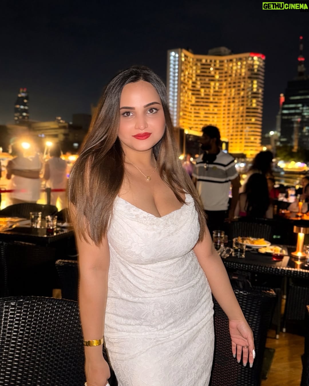 Aliya Naaz - 11.3K Likes - Bangkok ❤️🇹🇭