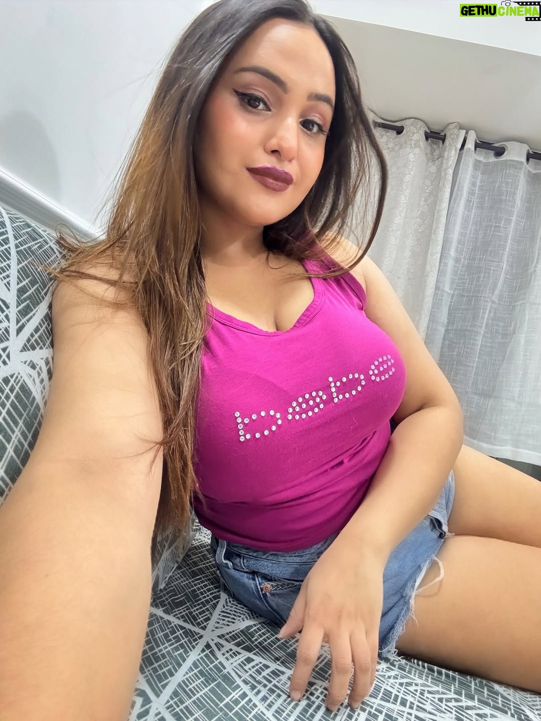 Aliya Naaz - 8.8K Likes - Randomness 💁🏻‍♀️