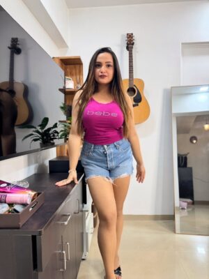 Aliya Naaz Instagram - Randomness 💁🏻‍♀️