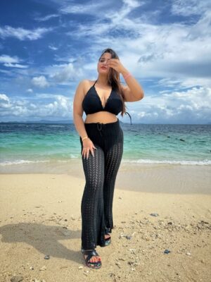 Aliya Naaz Instagram - Missed me ? Yes or no ? 🤍😃
