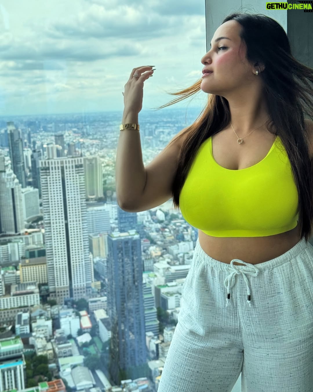 Aliya Naaz - 8K Likes - 💚
