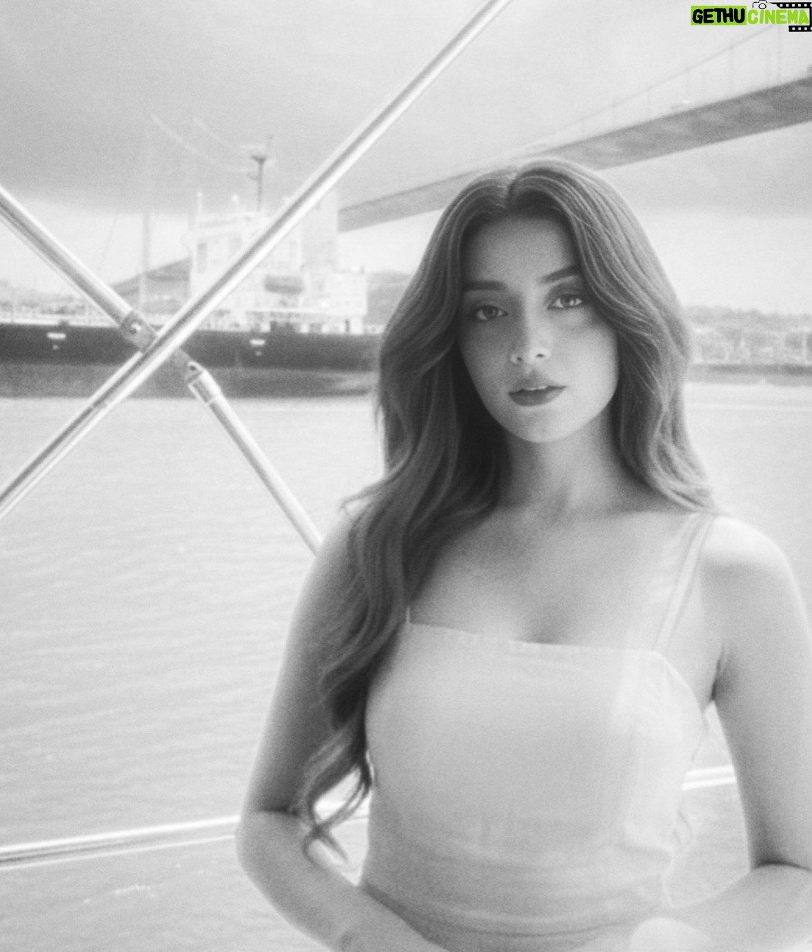 Alizeh Shah - 54.8K Likes - 🍯