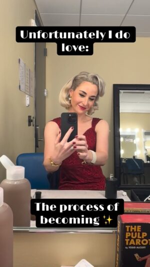 Allison Scagliotti Instagram - Took some time lapses for posterity before the closing matinee of An Old Fashioned Family Murder at @georgestreetplayhouse. It was the first time in over a decade I’ve gotten to do professional theatre. Found out I haven’t gotten over the same exhilaration I felt when I first set foot in the Saenger at 5 years old. Love it. Want more of it in the new year. #theatregirl