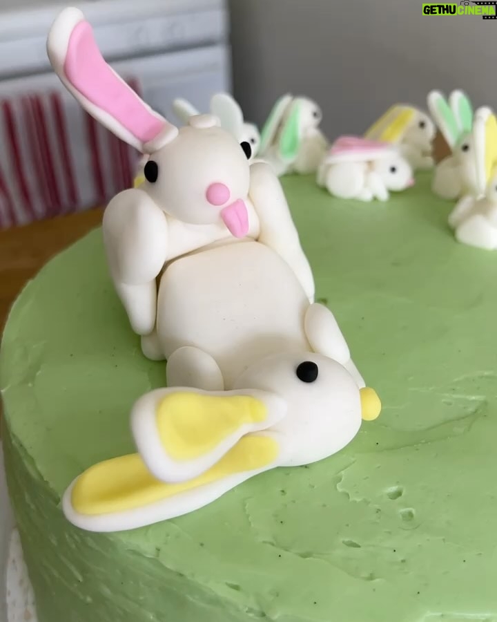 Alyssa Sutherland - 15.5K Likes - Annual repeat to the grid cause it’s a damn masterpiece. Happy Easter 🐰🐇