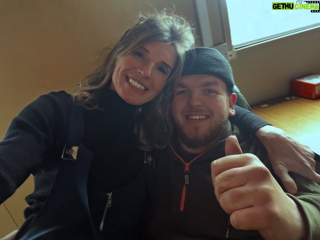 Amanda Owen - 22.9K Likes - We are all in it together. 👫👫👫👫👫🧔🏻👱🏻‍♀️
@reubenowen74 @billingtonsonny @milesowen86 @sidowen3 & the non-onliners. 🧔🏻
There is such a lot to do……always is and always will be. 
For this I’m thankful in that I’m surrounded by a team of spirited and enthusiastic youngsters who have drive and derring do. All of them are fearless in their determination to succeed in whatever undertakings they tackle. 💪🏼 
And believe me, it can be anything, digging, farming, filming, mechanics, public speaking, performing on stage, writing, waitressing, quarrying and a good deal of trading to name but a few. 🚜 🪏 🐑 🐄 🐎 🐕 ✍️ 🎥 📺 🪨 🔧 🍻 🎭 

So the dynamics of how it works (or not….every day brings a new catastrophe or conundrum) are not set in stone. 
I have no idea who is head of operations, who deals with Human Resources ( eh ) or even quite where everyone is at. What I do know is that it’s a fantastic team where you can be independent, aim high and do your own thing but equally can be supported, nurtured and protected when needed. ❤️ 🤗 

Best of all though is that we’re all grounded (literally) down to earth (literally) and grateful to have been given these opportunities. 🙏 
For all of this it’s you 🫵🏻 followers, friends, readers and viewers. Without you none of this would have been possible. 
Thank you so much.🙏 

#grateful #thankyou #farm