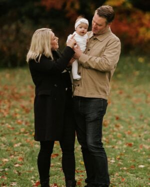 Amelia Lily Instagram - My entire world ❤️

Thank you to the wonderful 
@stevenmcdonald_photography for capturing these🤍