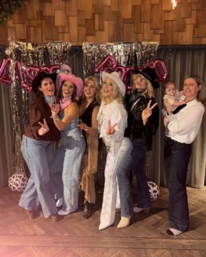 Amelia Lily Instagram - HEN DO Part 1 - My last rodeo!!! 🤍
Don’t even know where to begin to be honest, my girls out did themselves. Too many photos to fit on here! I have the best family and bridal squad ever! 🥹
