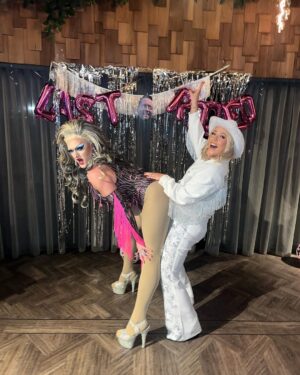 Amelia Lily Instagram - HEN DO Part 1 - My last rodeo!!! 🤍
Don’t even know where to begin to be honest, my girls out did themselves. Too many photos to fit on here! I have the best family and bridal squad ever! 🥹