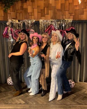 Amelia Lily Instagram - HEN DO Part 1 - My last rodeo!!! 🤍
Don’t even know where to begin to be honest, my girls out did themselves. Too many photos to fit on here! I have the best family and bridal squad ever! 🥹