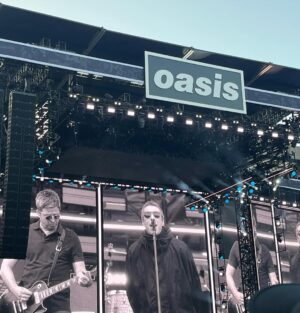 Amelia Lily Instagram - OASIS 🖤 

My first night out since becoming a mummy and what a night it was!! 
I remember being in school and coming home and jamming with my brother to Oasis for hours! 
Their music is legendary and I feel so grateful that we’ve been blessed to hear it live again! 
I’ll forever be grateful to my husband to be and amazing sister in law for making last night happen for me. 
I honestly didn’t think I’d get to go to this gig as I’m a new mum and with me also breastfeeding! But with weeks of preparation of expressing milk and my amazing mum for looking after Pearl for a few hours in the hotel it happened! 
Of course I kept it real n rock n roll with having to pump breast milk at the show too! 😂

A night I will never forget 🖤