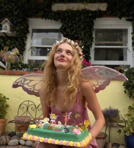 Actress Amiah Miller HD Photos and Wallpapers August 2025