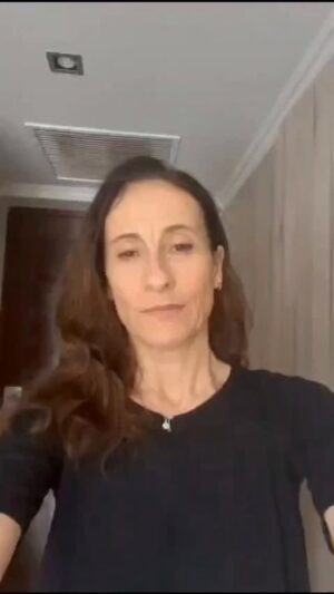 Amparo Noguera Instagram - El sábado 15 de noviembre comienza la segunda temporada de "La persona deprimida".
Dirigida por Daniel Veronese y en coproducción con @fundacionteatroamil

Solo 3 funciones:
Sábados 15 y 22 (20.00 hrs)
Domingo 23 de noviembre (19.00 hrs)

Entradas en Teatrocamino.cl
#amparonoguera #TeatroCaminoHéctorNoguera 
#peñalolen #lapersonadeprimida