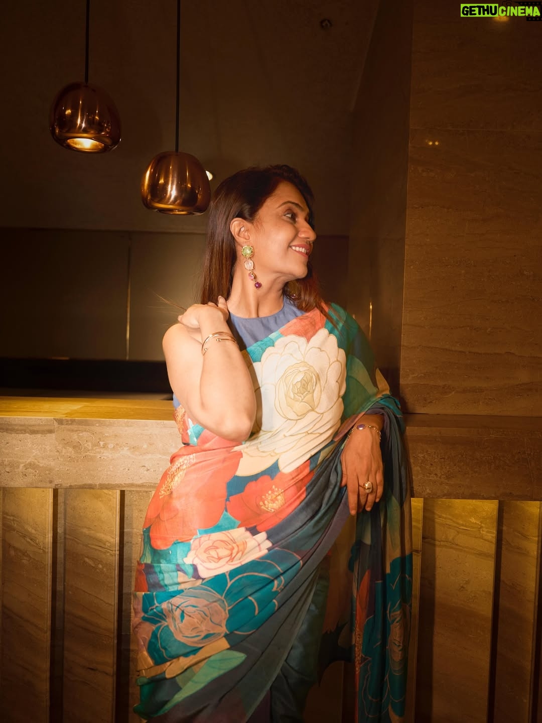 Amruta Subhash - 3.1K Likes - @jarann_marathimovie on @zee5 .. #jarann #jarannonzee5 #jarannmarathimovie promotions ❤️❤️❤️ Thank you team for this beautiful look!

Styled by @tanmay_jangam
Costume @navyasabyliva 
Clicked by @__vadapav__

जारणच्या प्रमोशनसाठी तन्मय आणि टीमनं केलेला हा सुंदर लूक! जारण झी 5 वर आला आहे. पाहीलात की नाही?🤗❤️