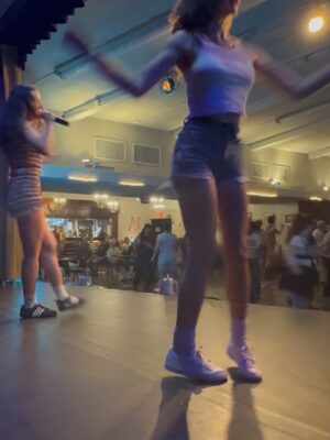 Ana Coto Instagram - PARTY IN PR process :) Stepsheet link in bio! ¡¡Q disfruten!! ps: Broncos weren’t avail to accept the award at WWLA bc we were teaching at D5 that night but we came back and danced til our knees gave out. 👯♀️