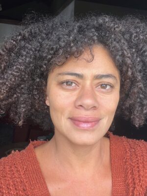 Ana Flavia Cavalcanti Instagram - Bocaina de minas e dos prazeres. 
Água doce, fim de tarde, caminhadas, dançar na sala, mergulhar e ficar odara. 

Até breve chão vermelho, foram dias muito gostosos. 

🦋🦋🦋