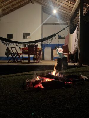 Ana Flavia Cavalcanti Instagram - Bocaina de minas e dos prazeres. 
Água doce, fim de tarde, caminhadas, dançar na sala, mergulhar e ficar odara. 

Até breve chão vermelho, foram dias muito gostosos. 

🦋🦋🦋