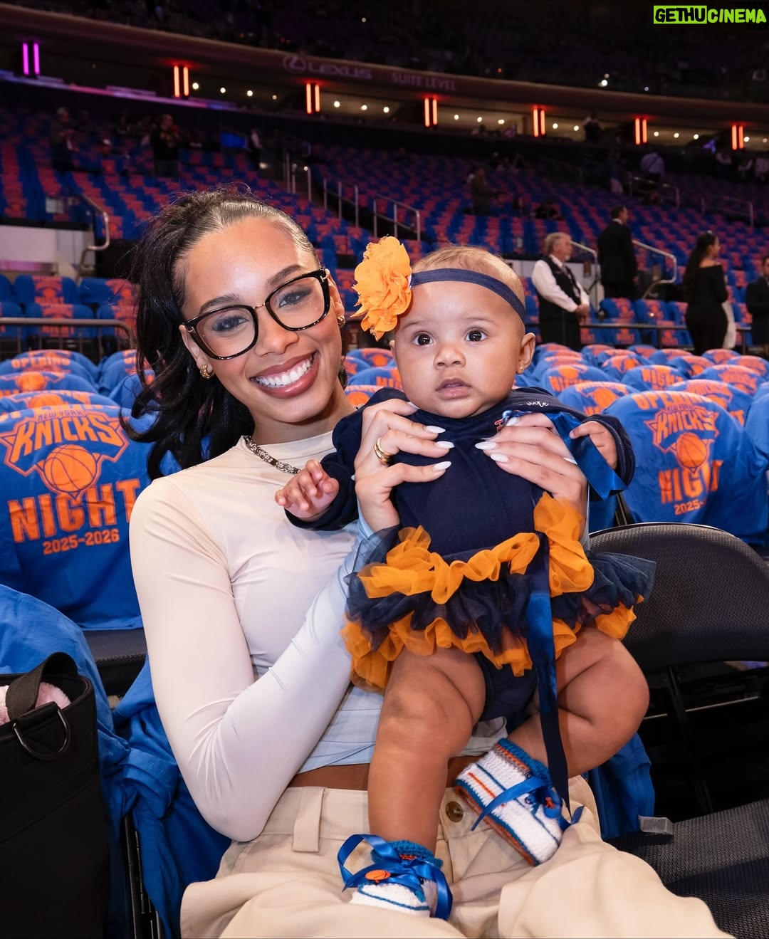Ana Giulia Zortea - 227.9K Likes - Ace’s first time watching dada! The best cheerleader for the @nyknicks 🧡💙