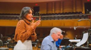 Ana Isabelle Instagram - #rehearsals con Maestro Victor 🤍🧜🏻‍♀️ cantar libera el corazón…