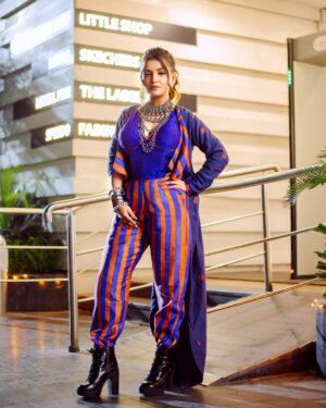 Anannya Biswas Instagram - @iamanannyabiswas
@dhruvbosephotography
@bsuryadeep
@chandrimukherjeedesigns
@sohanbiswas_official01
@shaswata_debnath_official