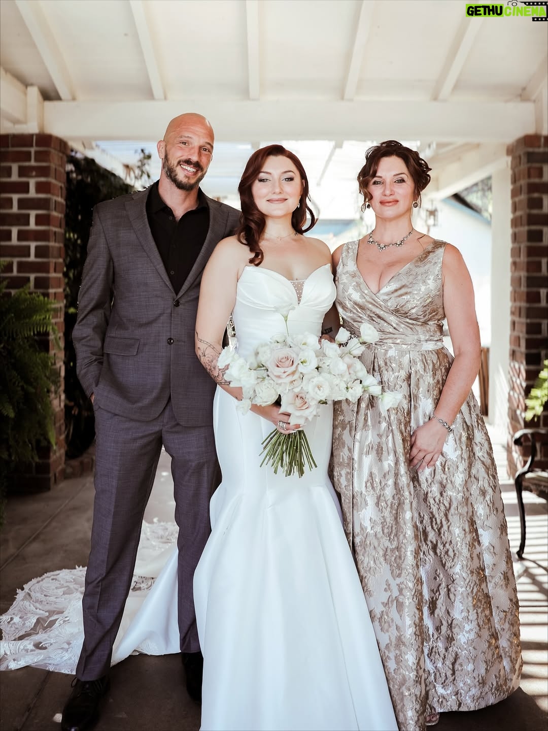 Anastasia Baranova - 2.9K Likes - Family 🥰 

📸 @nadiataleb 

#californiawedding #octoberwedding