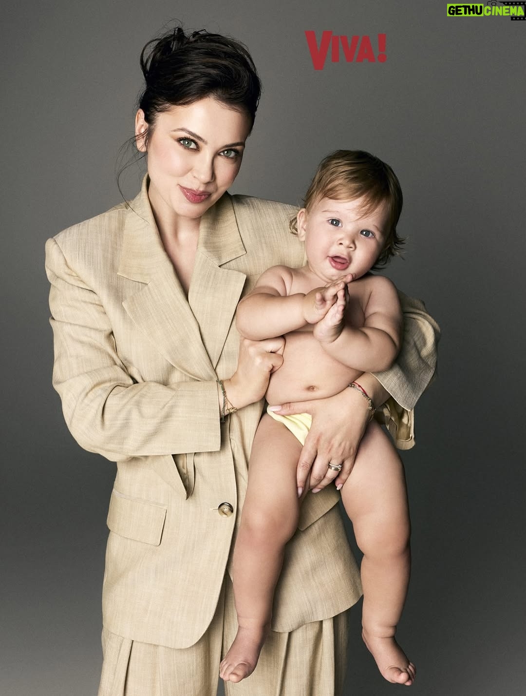 Anca Dumitra - 30.6K Likes - Am acceptat invitatia celor de la @vivaromania si au rezultat aceste fotografii absolut minunate pe care mama sigur deja le-a pus pe pereti:)) mama, si in curand si eu. Multumesc, nu (ne) obisnuim, a fost o ocazie unica si s-a transformat intr-o amintire de vis. Meet my boy♥️💪🏻♥️. @stefandani  @juliaganu  @adrian_trif  @enache.dana  @george.vasile_  @irinahartia  cele mai mari multumiri💫