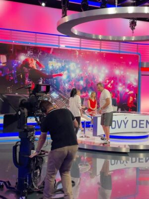Andrea Pomeje Instagram - …dnes mi můj telefon odmítl natočit video, kvůli nedostatku místa v galerii 🫠 A protože jsem si při promazávání fotek uvědomila, že nejsem moc POSTový typ, tak si jich sem pár z posledního půlroku hodím.. 🌅🏞️🎑