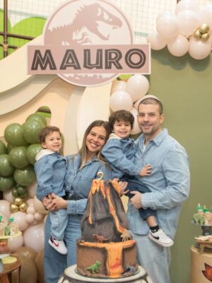 Andrea Quattrocchi Instagram - La fiestita de Mauro el dinosaurio🦖
