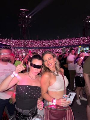 Andrea Quattrocchi Instagram - INCREIBLE SHOW!!!✨️🐺🥹 Caminamos con la loba!!!🙌🏻

Gracias💐
@g5pro 
@dfentertainment 
@hyundaipy