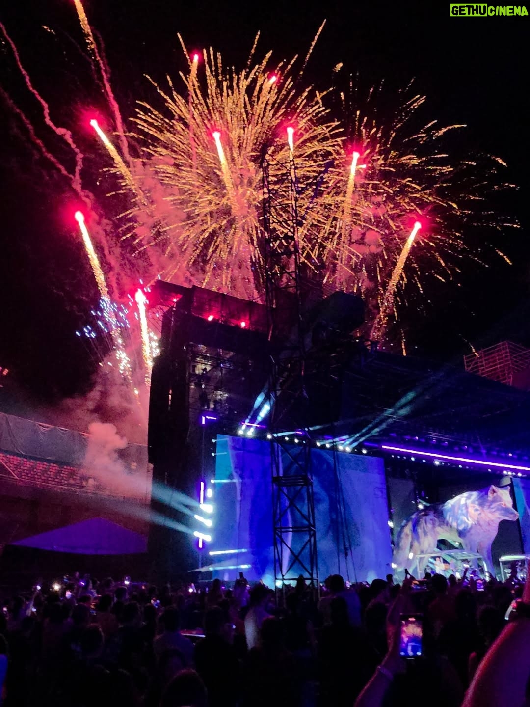 Andrea Quattrocchi - 8.6K Likes - INCREIBLE SHOW!!!✨️🐺🥹 Caminamos con la loba!!!🙌🏻

Gracias💐
@g5pro 
@dfentertainment 
@hyundaipy