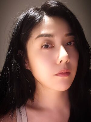 Angel Han Instagram - 進組拍戲後，最大的好處就是，生活變規律了💪
只要收工回家，看沒兩頁劇本就想睡覺了🙄床上躺平馬上昏迷😴……
也會早早的起床，然後還吃了早餐……期間還抽空跑去健身
嗯🤔戲殺青後，我會得到一個全新的自己？😝