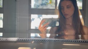 Angela Sarafyan Instagram - It’s the sun’s rays through the trees that created this magical light I loved in this moment in time. ✨🤍
In the video, you can see how the sun plays, the light dancing…