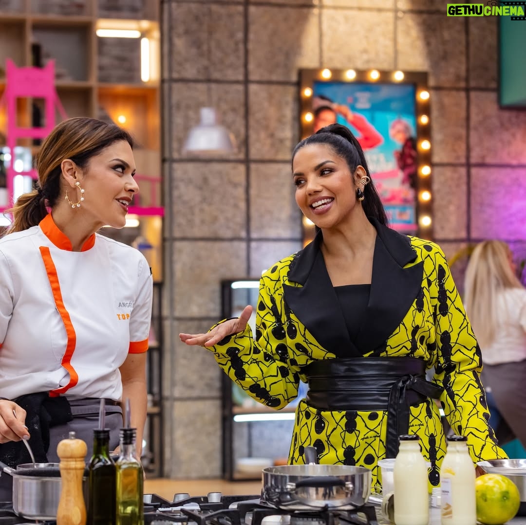 Angélica Celaya - 20.1K Likes - Nadie me quita lo…. cocinado 👩🏻‍🍳
✨G R A C I A S✨. 
 Por la gran oportunidad de poder conocerme más en la cocina, con los ingredientes, y el sabor. 💛