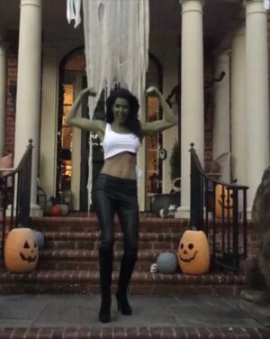 Angie Harmon Instagram - Happy Halloween Y’all 🎃🧡💀👻 🕷️