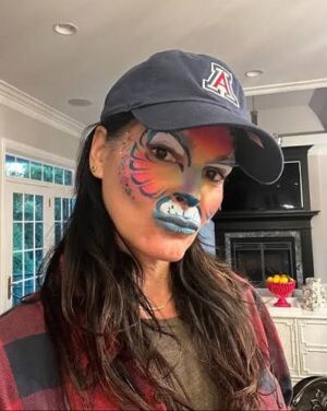 Angie Harmon Instagram - Happy Halloween Y’all 🎃🧡💀👻 🕷️