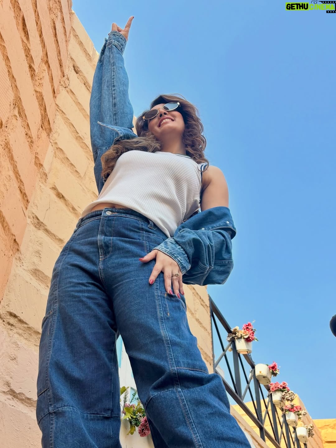 Anju Jadhav - 3.1K Likes - The more you praise and celebrate your life, the more there is in life to celebrate.🥰❤️
Location @setsinthecity.in 
MUA @knockknock_smoothfaces @proartnilima.05 
Style by @viiracouture 
#casuals #look #instamood #instapic #cool #location